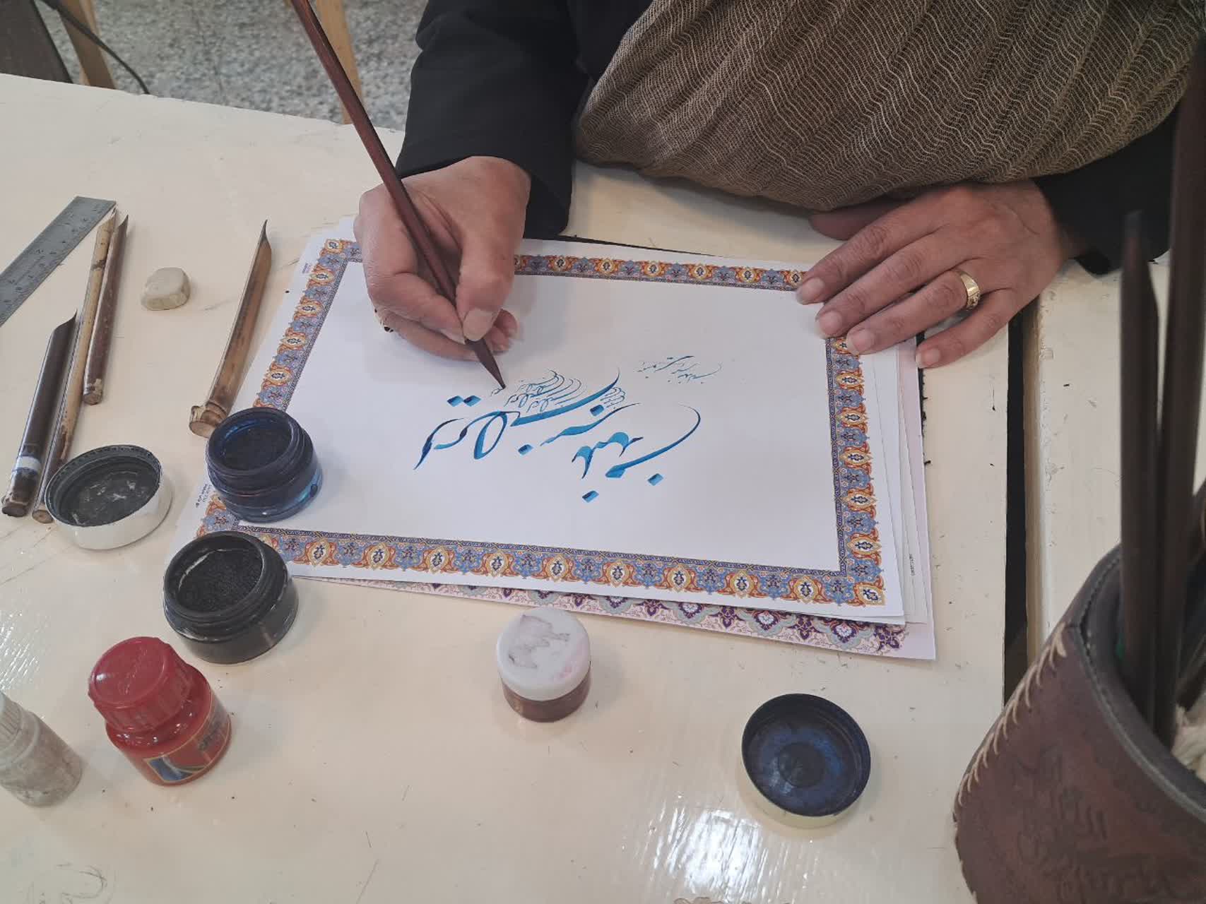 سومین رویداد هنری خوشنویسی «مشق مهر» در ابرکوه برگزار شد