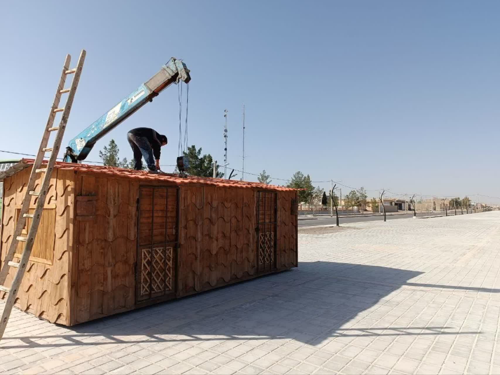 نصب کانکس در پارک حاشیه‌ای بلوار امام علی علیه‌السّلام توسط شهرداری ابرکوه