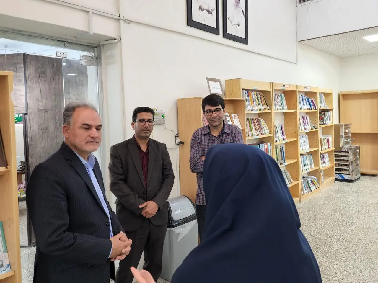 بازدید شهردار ابرکوه از کتابخانه‌های عمومی